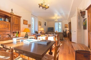 Dining - Casa Alta (Vivario)