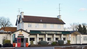 Exterior - Highwayman Hotel (Dunstable)