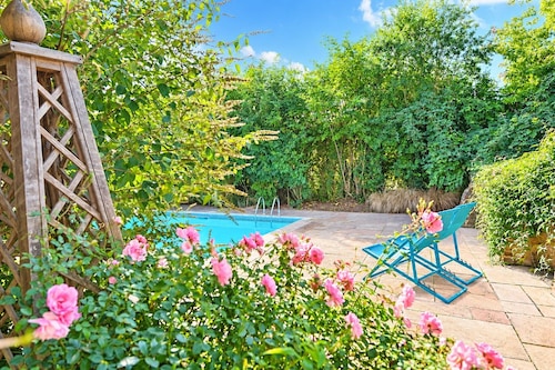 The Manor Barn - a holiday let that sleeps 10 guests in 5 bedrooms