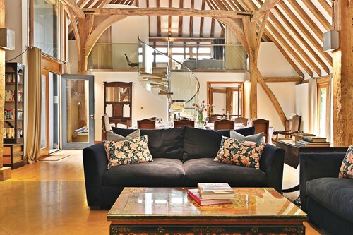 The Manor Barn  -  a holiday let that sleeps 10 guests  in 5 bedrooms