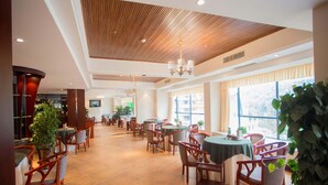 Dining - Yuhe Hotel (Meishan)