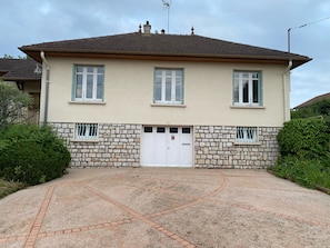 Habitación triple básica | Exterior