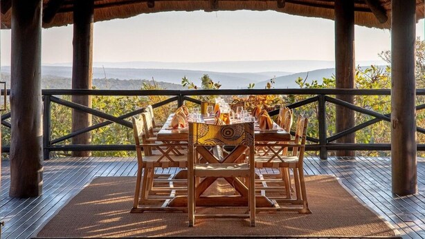 Outdoor dining - Tintswalo Family Camp (Vaalwater)