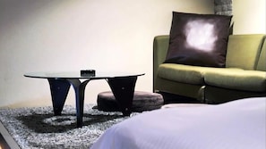 Unclassified image, 3 of 34, button - Hotel Patio (Hiroshima)