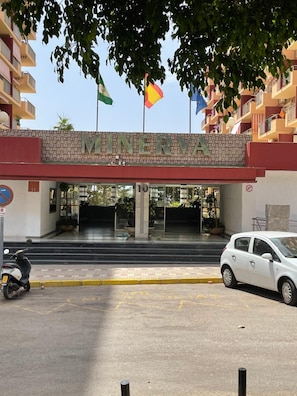 Exterior - Aparthotel Minerva (Benalmádena)