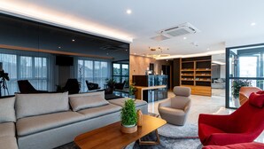 Lobby - Woods Hotel Geneve-thoiry (Thoiry)
