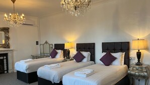 Unclassified image, 5 of 22, button - Kings Hotel (Newmarket)