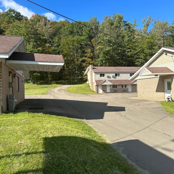 Exterior - Economy Inn Alfred NY (Alfred Station)