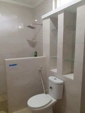 Bathroom - Hotel Wijaya Kusumah (Tasikmalaya)