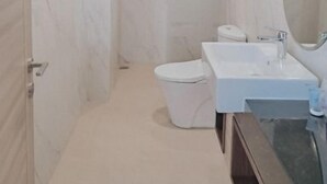 Bathroom - The Icon Hotel Kuningan (Cigugur)