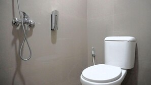 Bathroom - Hotel Selamat Syariah Sukabumi (Sukabumi)