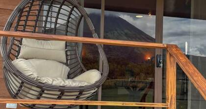 Romantic cabin with a view of the Arenal Volcano