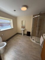 Habitación doble, baño compartido | Baño