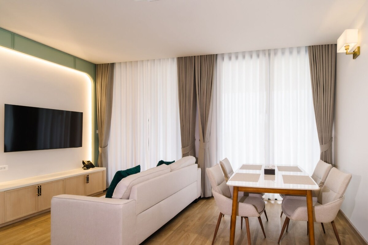 2-Bedroom Grand Suite | Hypo-allergenic bedding available, down comforters, minibar (free items)