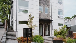Exterior - Cozy “Good Vibes” Studio – Near Downtown Seattle (Seattle)