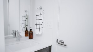 Bathroom - Cozy “Good Vibes” Studio – Near Downtown Seattle (Seattle)