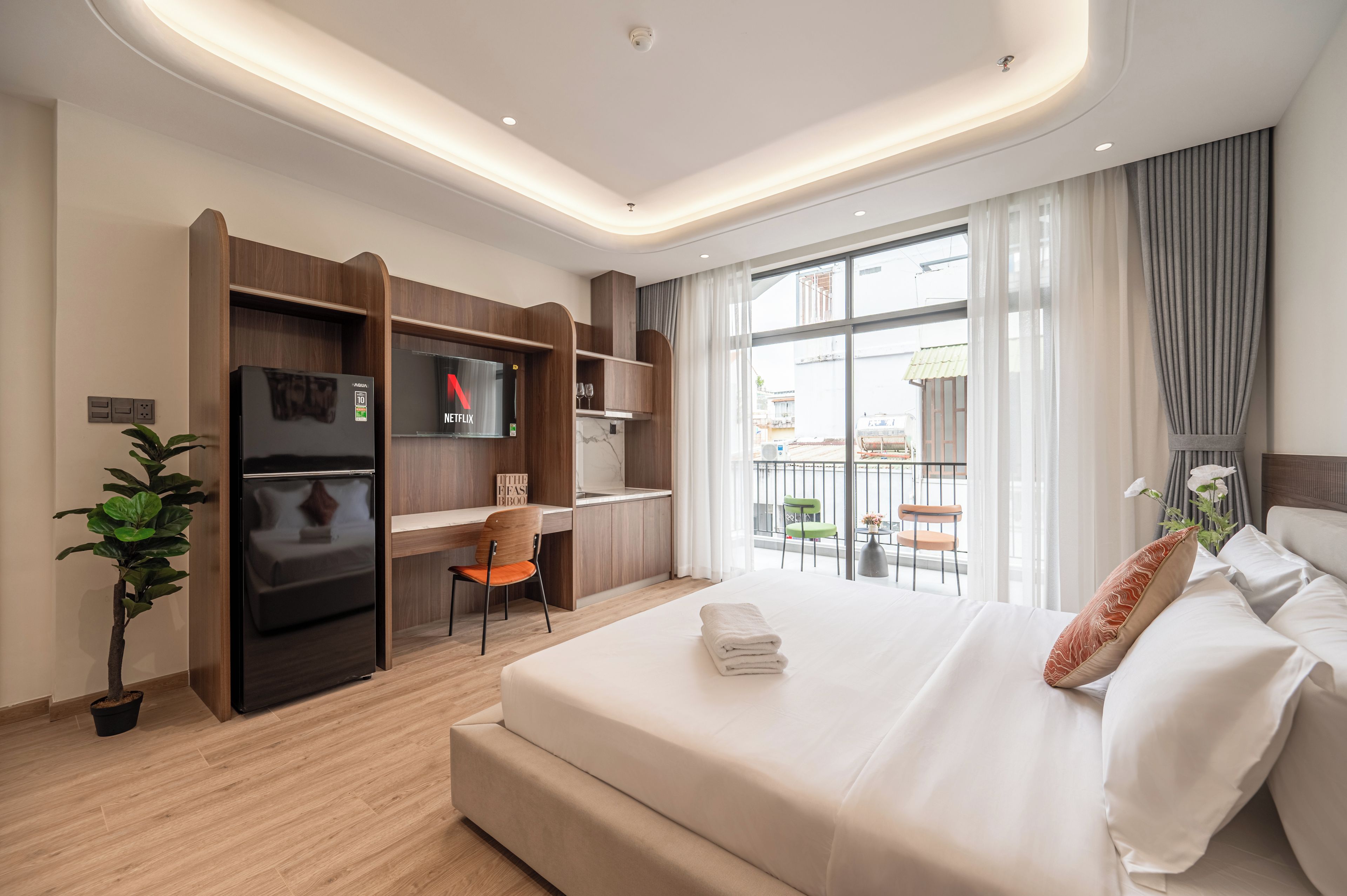 Estudio ejecutivo, vistas a la ciudad | Escritorio, wifi gratis, ropa de cama