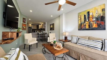 Superior Studio Suite, Mountain View | Living area
