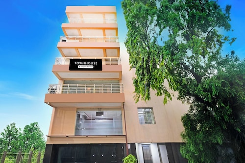 Super Townhouse Sahayogi Nagar