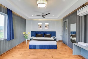 Unclassified image, 3 of 19, button - Clubhouse Vytilla Kochi (Kochi)