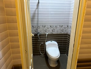 Studio | Bathroom - Al-Masa Al-Khaleejia Apartments (Dammam)