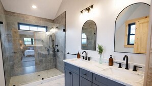Bathroom - Luxury Mountain Escape • 6BR • Hot Tub & Views • 4mi to Sunday River (Bethel)
