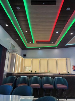 Lobby - Apni Haveli Hotel And Family Restaurant (Nanakmatta)