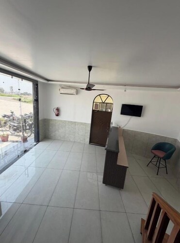Apni Haveli Hotel And Family Restaurant