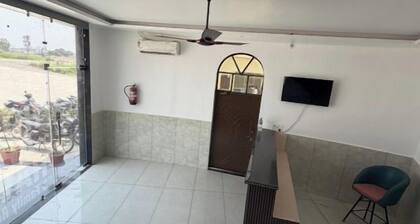 Apni Haveli Hotel And Family Restaurant