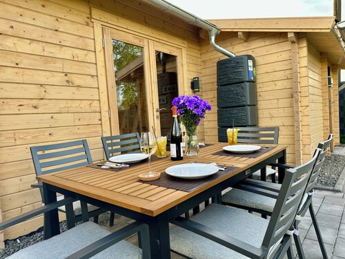 Freistehendes Ferienchalet mit eigenem Garten, Sauna und Whirlpool auf dem Land