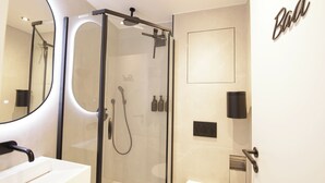 Bathroom - Vrbo Property (Remscheid)