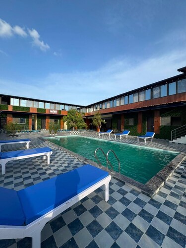 The Nest-6 bedroom resort for relaxing in taluka Village Dhereje, Tal. Vikramgad