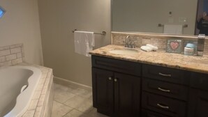 Bathroom - Enjoy stunning views of Ford Canyon Park and the Red Rock Mountains (Gallup)