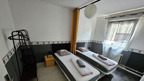 Room - Vrbo Property (Héricourt)