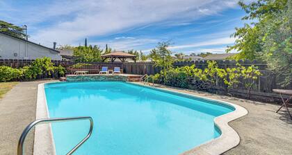 Orland Home w/ Pool! Near Park, Tennis & Dtwn