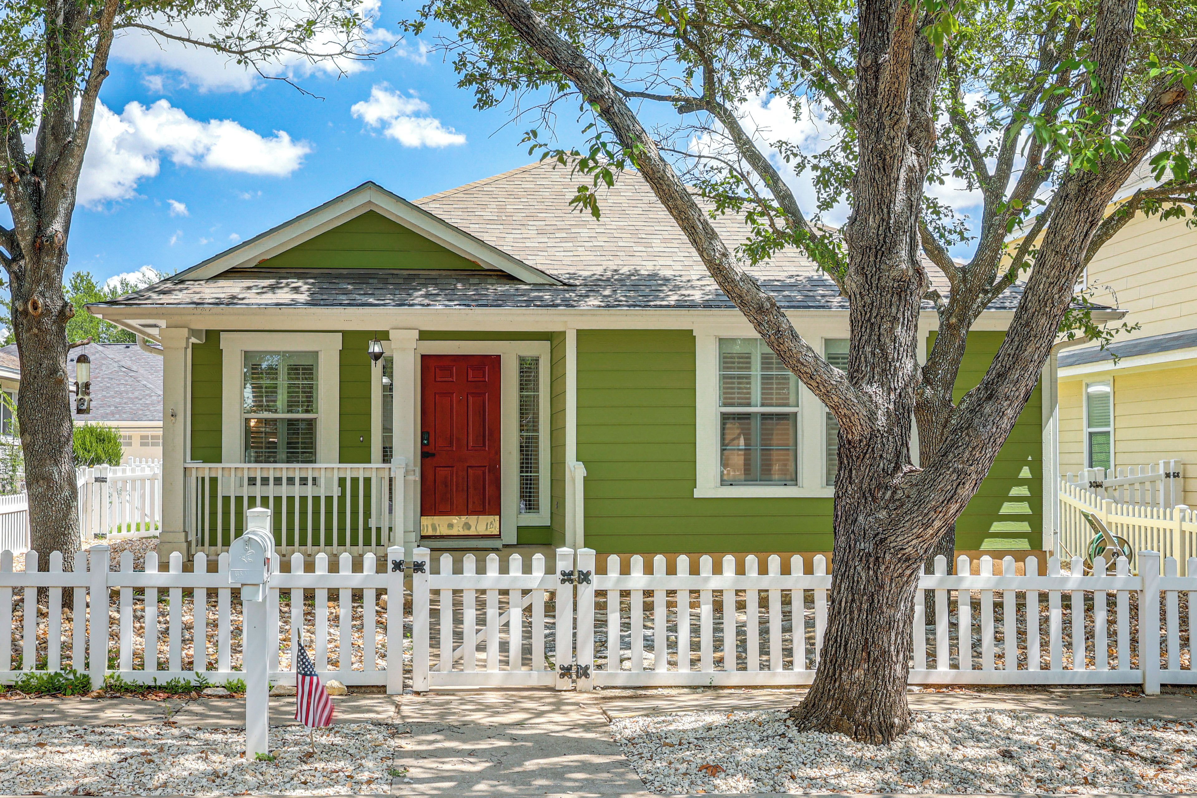 House (3 Bedrooms) | Front of property