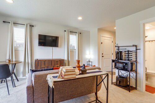 PNW Home Base! Gresham Studio w/ Patio