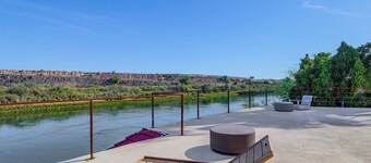 Private Dock & Pool Access! Riverfront Parker Gem
