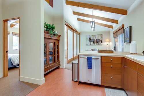 2 Mi to Sun Valley Resort! Upscale Mtn-view Home