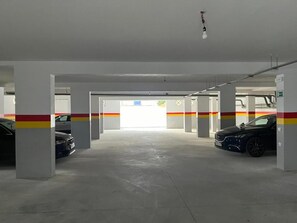 المنطقة المحيطة بالمنشأة