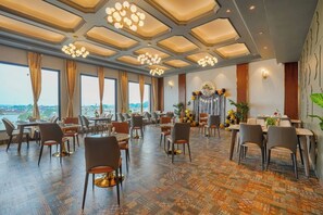 Dining - Marrion Hotel 10 minute Golden Temple (Amritsar)
