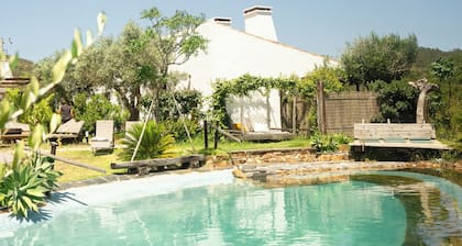 Alfazema Studio - Vale D. Sancho - 5 minutes from Amoreira Beach