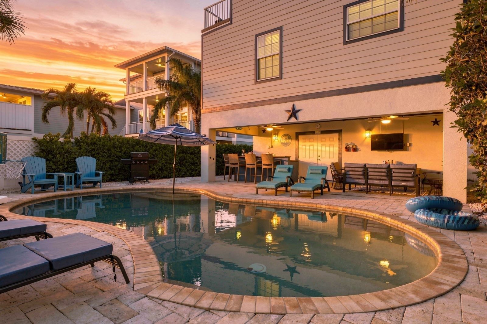 House, 4 Bedrooms | Pool