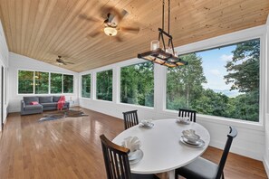 Dining - Peaceful Cozy Cabin Expansive Views & Sunroom (Waynesville)