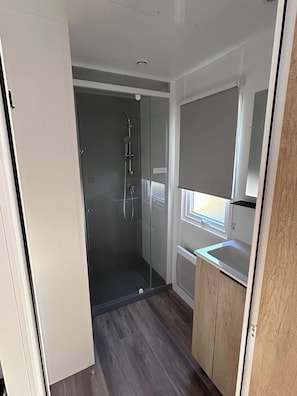 Unclassified image, 4 of 15, button - Vrbo Property (Litteau)