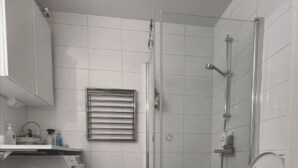 Bathroom - Vrbo Property (Lund)