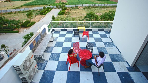 Outdoor dining - Eden Villa (New Chandigarh)