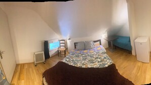 Room - Vrbo Property (Saint-Hilaire-de-Riez)