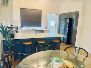 Dining - Comfortable 3 bedroom house in Wallsend (Wallsend)