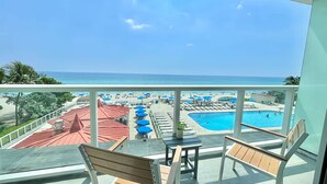 Pool - Direct OceanFront balcony with Amazing 180 degree Views & Heated Pool (Sunny Isles Beach)